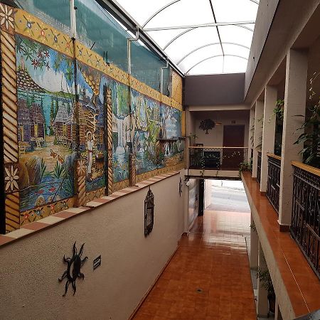Hotel Nuevo Cupatitzio Uruapan  Esterno foto